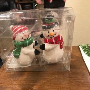 Snowman salt and pepper shakers